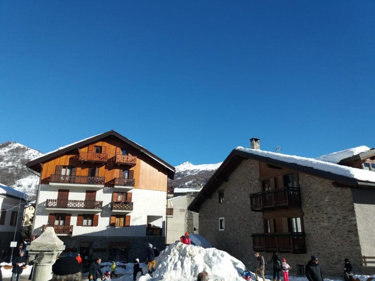 Deacons Lodge Bardonecchia Bagian luar foto