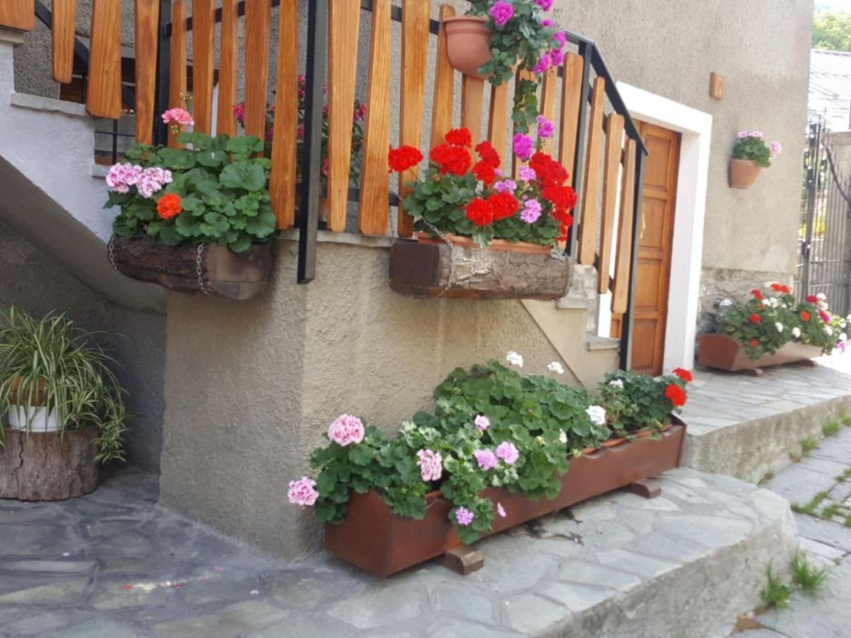 Deacons Lodge Bardonecchia Bagian luar foto