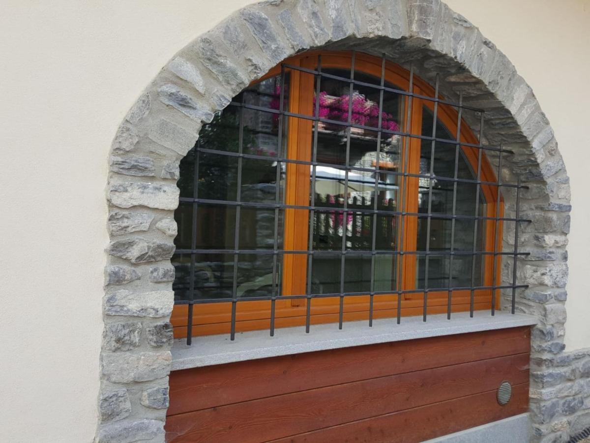 Deacons Lodge Bardonecchia Bagian luar foto