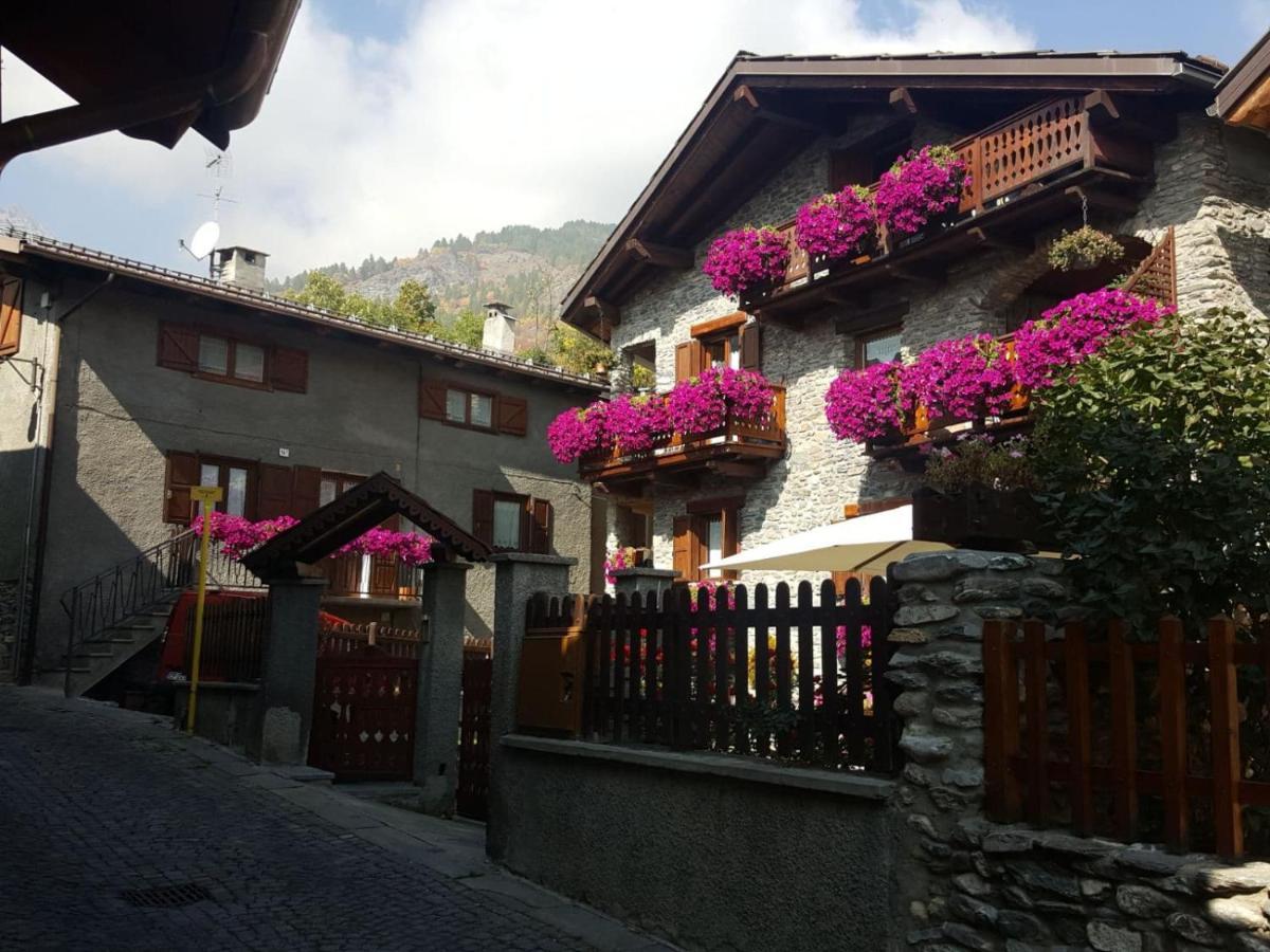 Deacons Lodge Bardonecchia Bagian luar foto